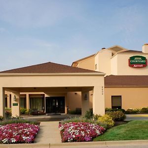 Courtyard By Marriott Indianapolis Airport
